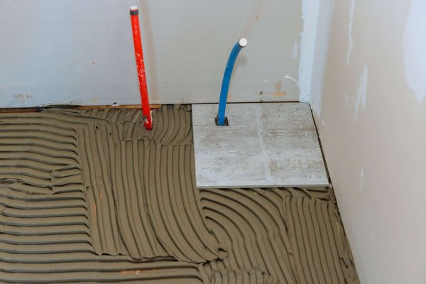 Quels sont les avantages du carrelage adhésif ?